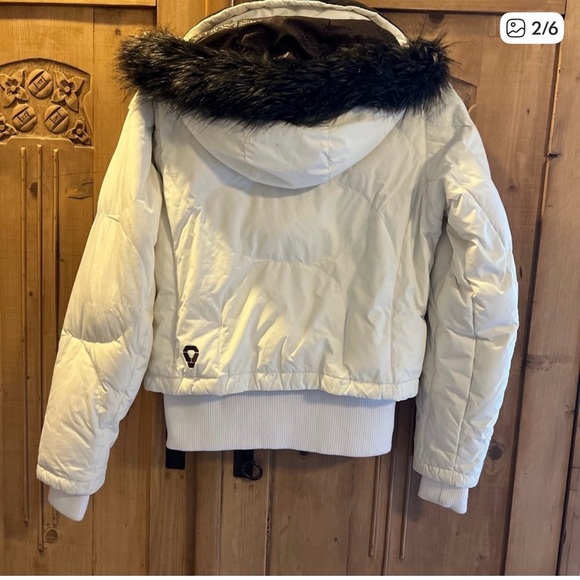 The North Face Women's Cream Ski Jacket - Picture 2 of 3